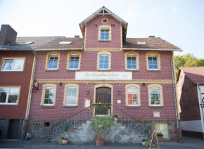 Гостиница Zur Hessischen Schweiz  Нинхаген